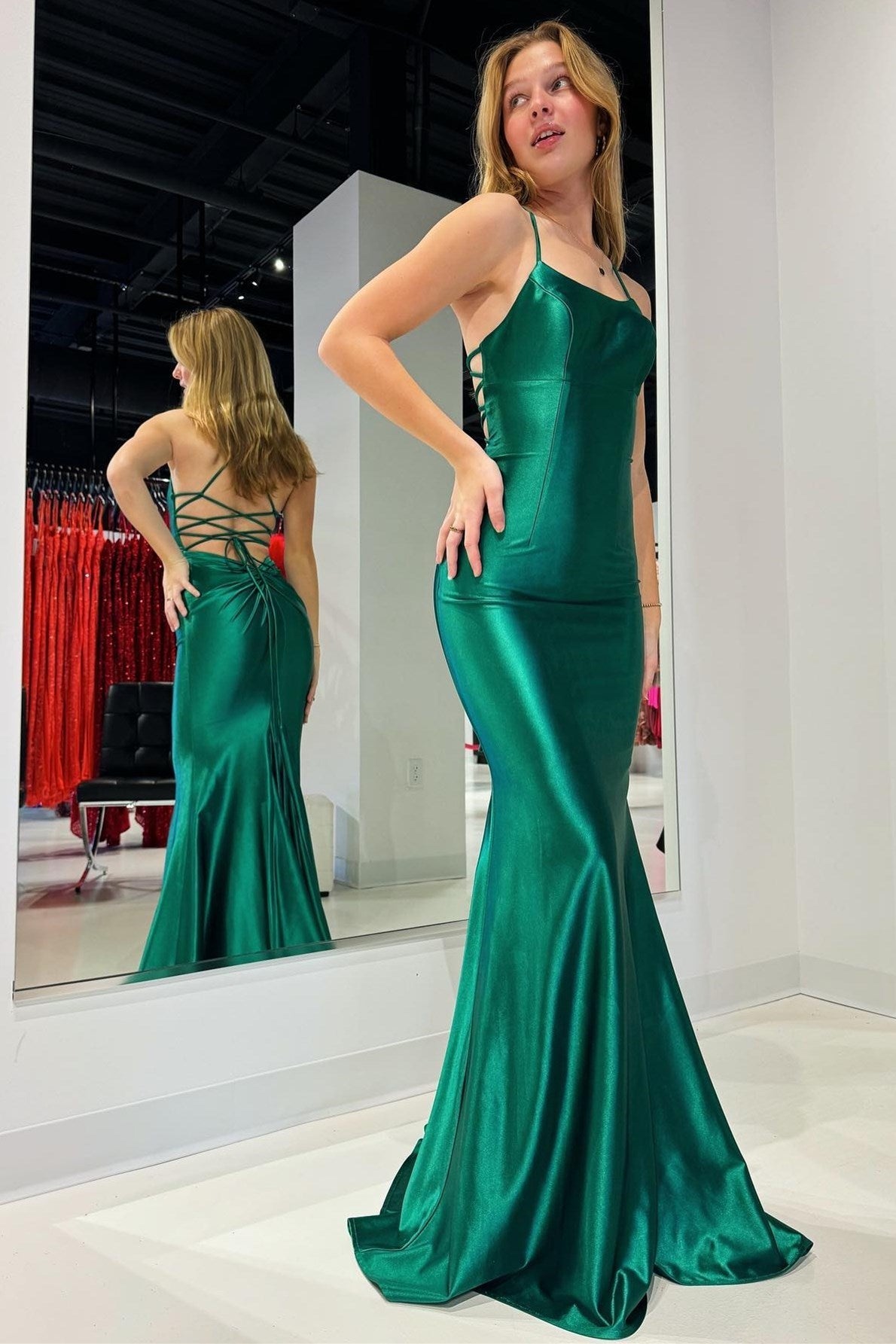 Emerald Green Lace-Up Mermaid Tight Prom Gown