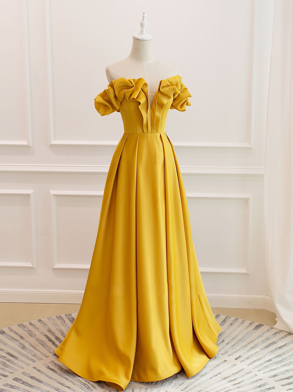 Vestido Oro Largo Strapless de Fiesta Elegante - Almudena Boutique - Ropa  para mujer, Vestidos cortos, de noche y para novias