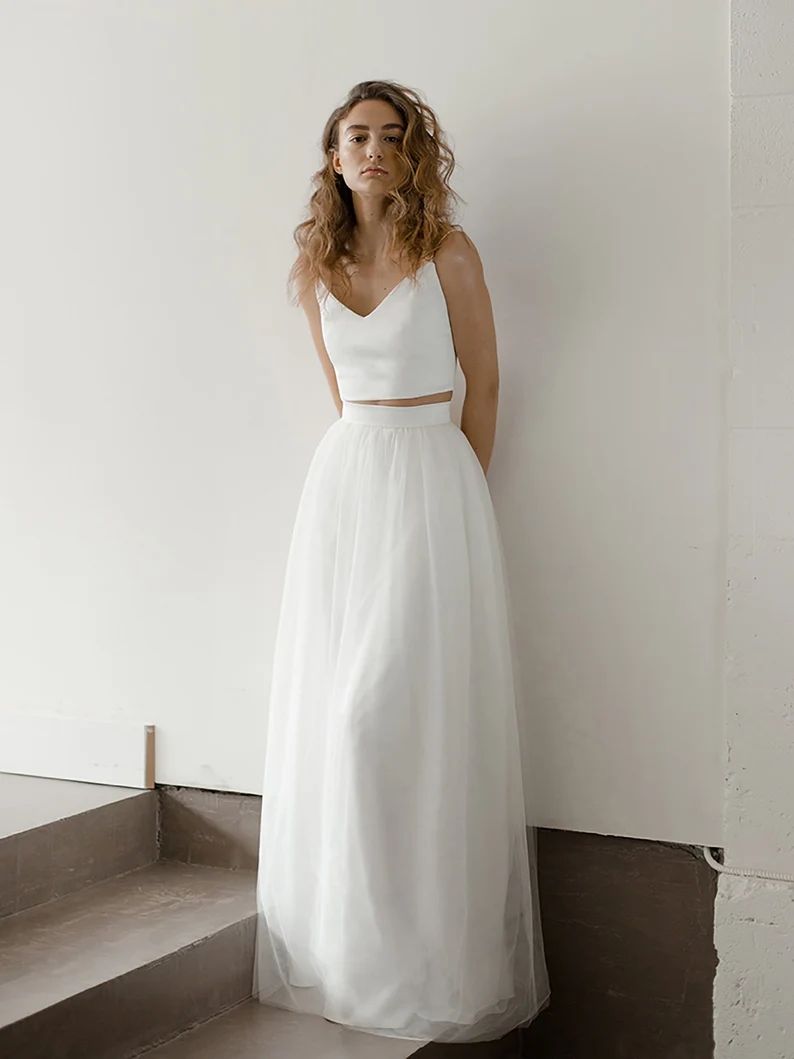 Simple skirt and top for outlet wedding